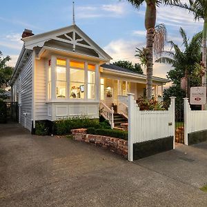 Eden Park Bed And Breakfast Inn